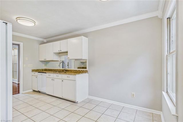 18 Park Village Lane B, Greensboro, NC 27455