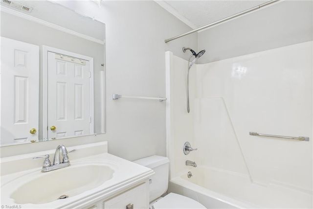 18 Park Village Lane B, Greensboro, NC 27455