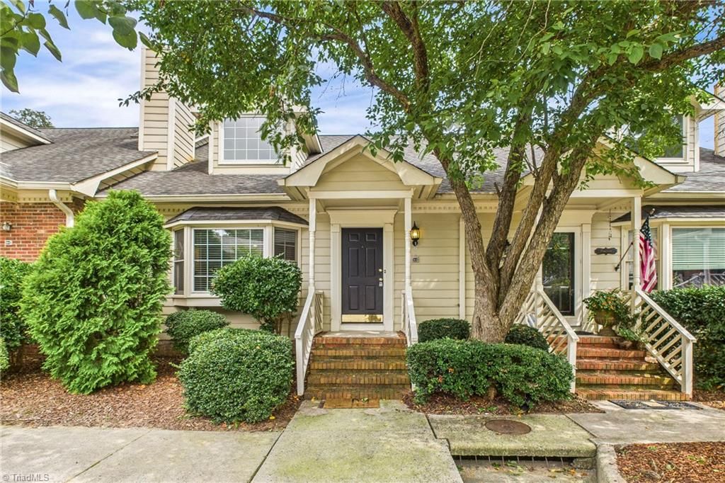 18 Park Village Lane B, Greensboro, NC 27455
