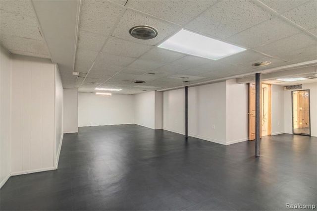 20625 Elizabeth Street, Saint Clair Shores, MI 48080