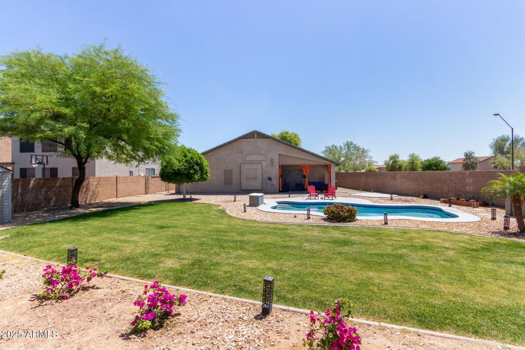 property-img