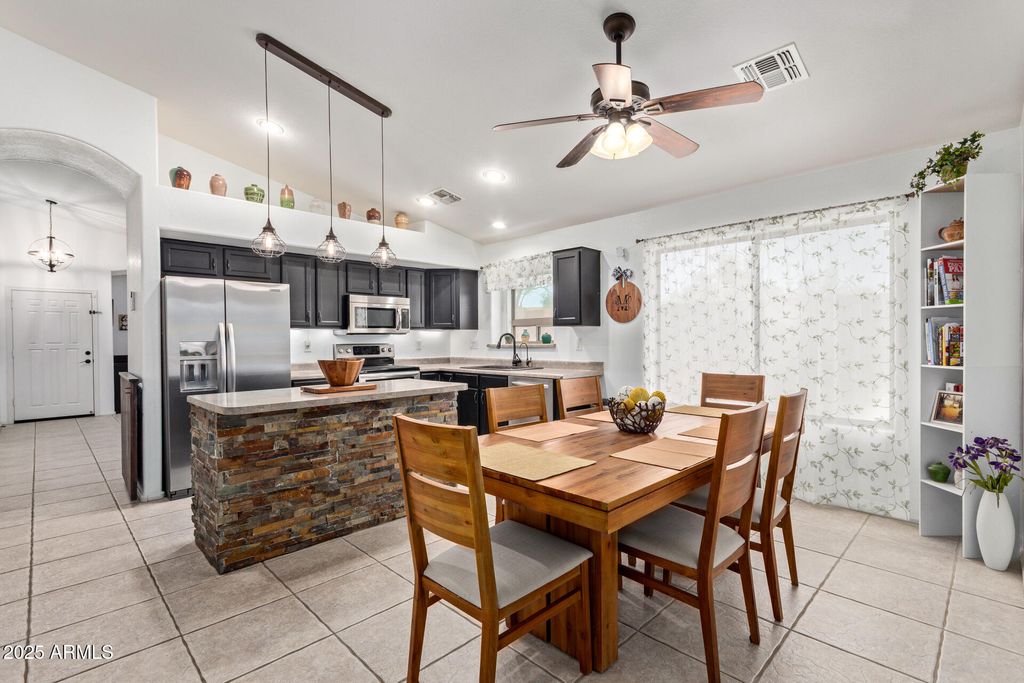 property-img