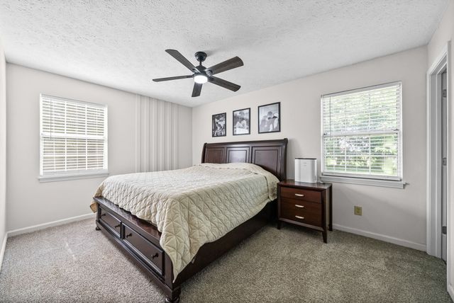 932 Linda Dr, Oak Grove, KY 42262