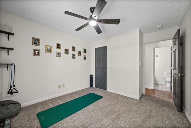 932 Linda Dr, Oak Grove, KY 42262