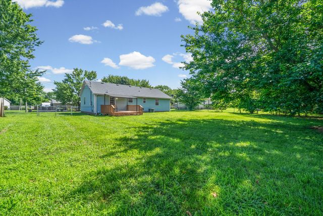 932 Linda Dr, Oak Grove, KY 42262