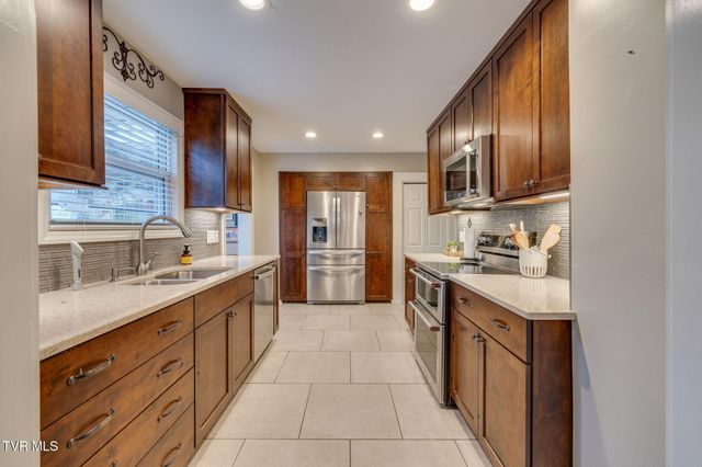 1837 Holston Drive, Bristol, TN 37620