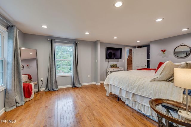 1837 Holston Drive, Bristol, TN 37620