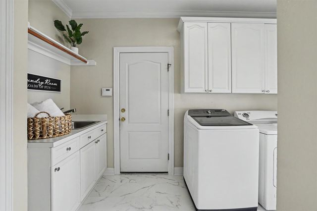 8504 Sweetness LN, Austin, TX 78750