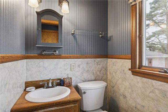 1529 Moores Point RD, Suffolk, VA 23436