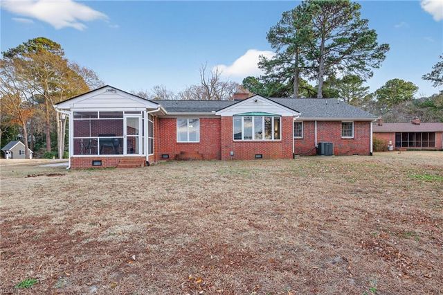 1529 Moores Point RD, Suffolk, VA 23436