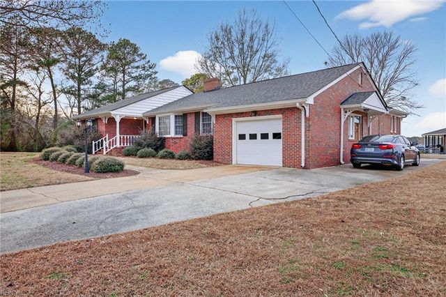 1529 Moores Point RD, Suffolk, VA 23436