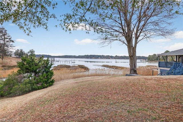 1529 Moores Point RD, Suffolk, VA 23436