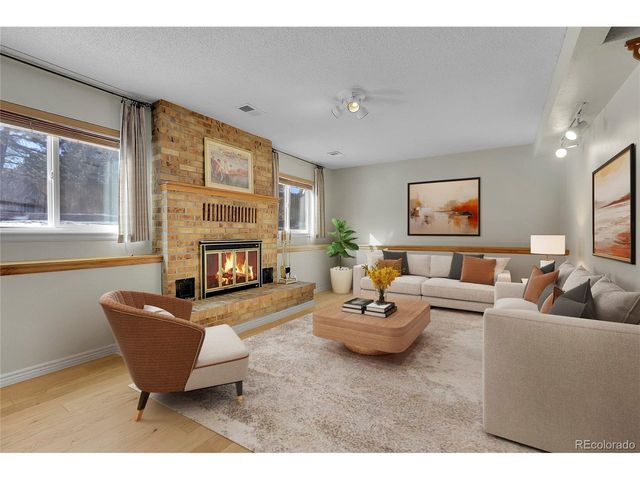 709 S Granby Cir, Aurora, CO 80012