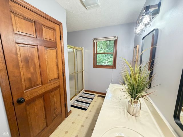 2636 Country Club Road, Spencer, IN 47460
