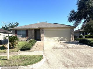 5914 Dream Court, Houston, TX 77085
