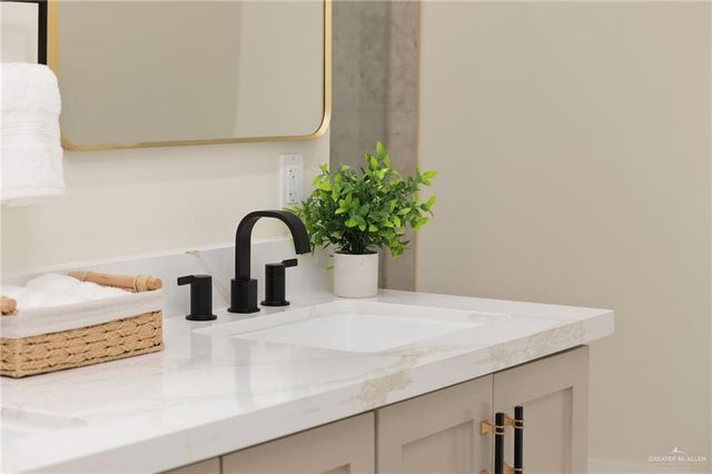 7820 N 38th Street, Mcallen, TX 78504