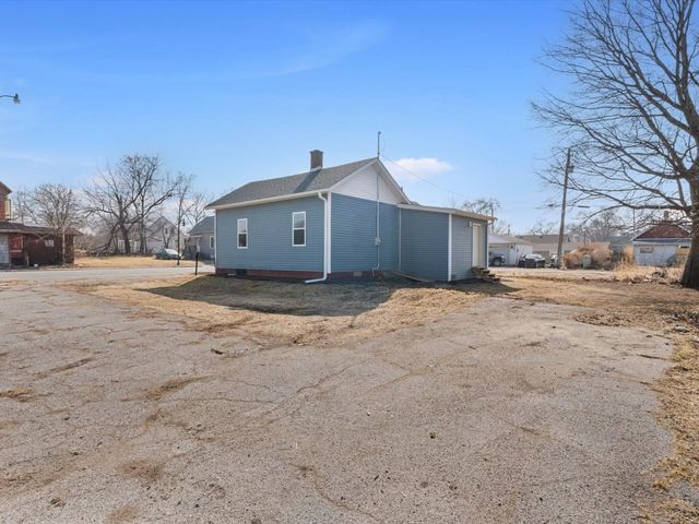 621 7th Avenue, Rock Island, IL 61201