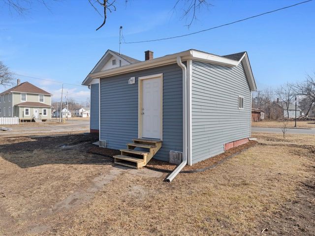 621 7th Avenue, Rock Island, IL 61201