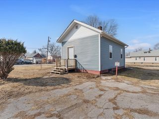 621 7th Avenue, Rock Island, IL 61201