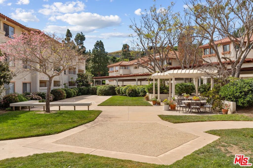501 Palisades Drive 103, Los Angeles, CA 90272 — exterior