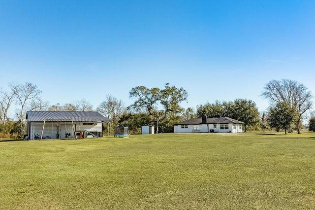 5359 County Road 397, Alvin, TX 77578