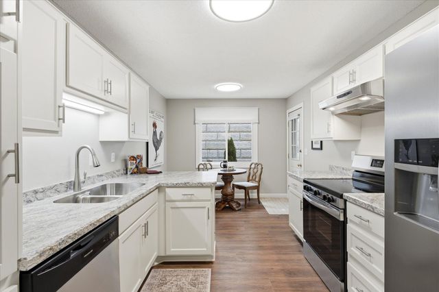 6869 Langford Drive, Edina, MN 55436