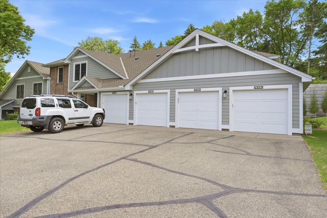 6869 Langford Drive, Edina, MN 55436