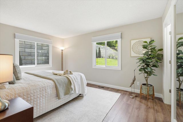 6869 Langford Drive, Edina, MN 55436