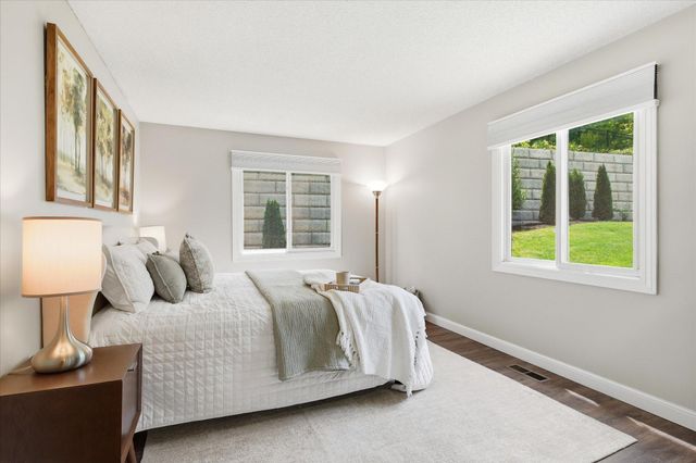 6869 Langford Drive, Edina, MN 55436