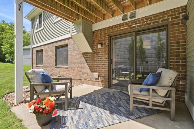 6869 Langford Drive, Edina, MN 55436