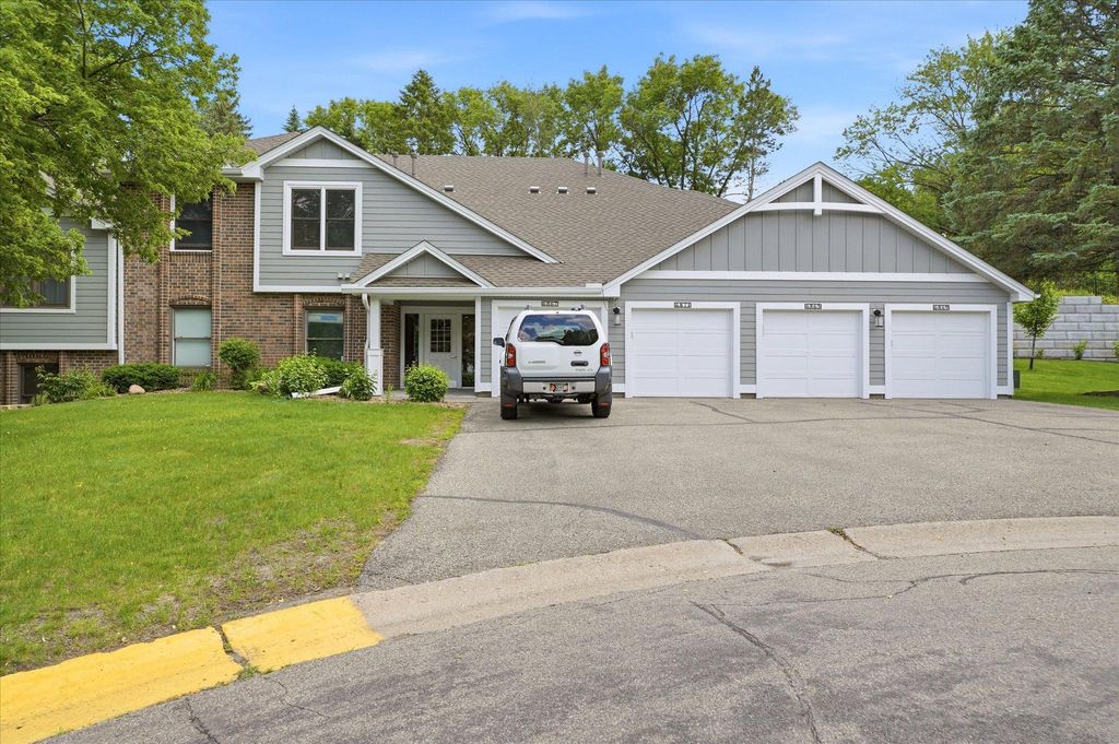 6869 Langford Drive, Edina, MN 55436