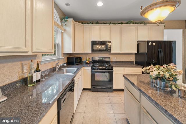 8 GANDER CT, Sicklerville, NJ 08081