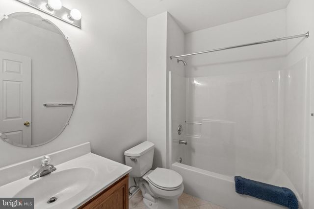 8 GANDER CT, Sicklerville, NJ 08081