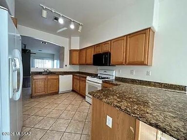 1037 S Speckled Stone Way, Tucson, AZ 85710