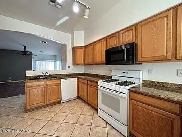 1037 S Speckled Stone Way, Tucson, AZ 85710