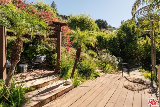 16799 Monte Hermoso Drive, Pacific Palisades (los Angeles), CA 90272