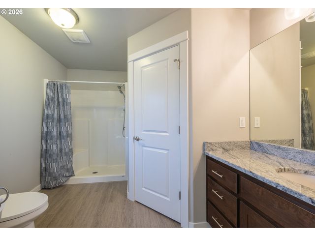 160 BRAXTON Ct, Roseburg, OR 97471