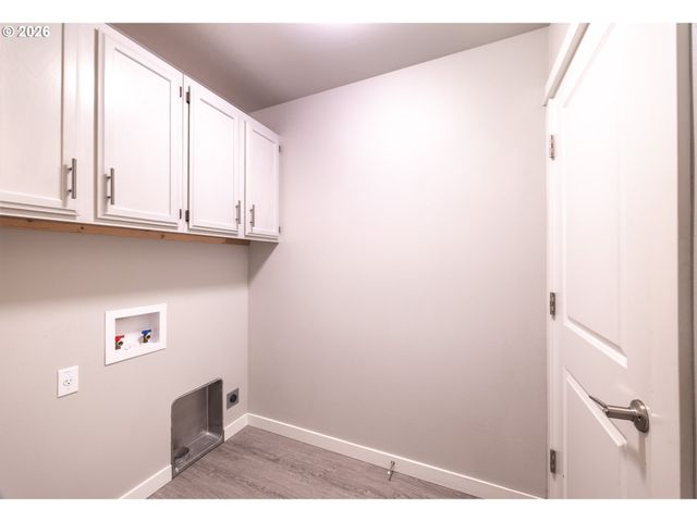 160 BRAXTON Ct, Roseburg, OR 97471