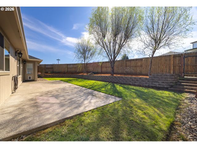 160 BRAXTON Ct, Roseburg, OR 97471