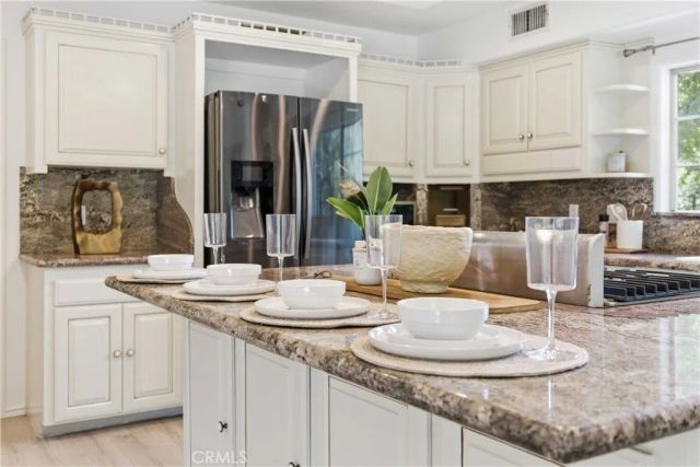 5224 Woodlake, Woodland Hills, CA 91367