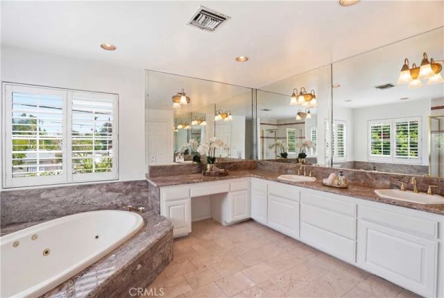 5224 Woodlake, Woodland Hills, CA 91367