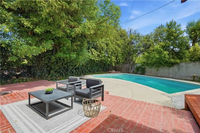 5224 Woodlake, Woodland Hills, CA 91367