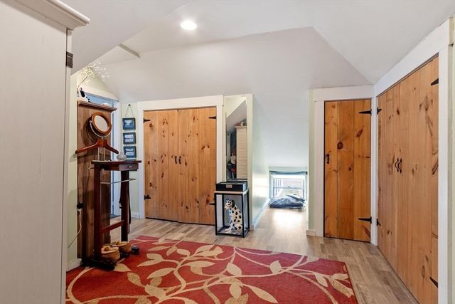 8 South St, Townsend, MA 01469