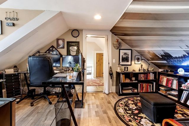 8 South St, Townsend, MA 01469