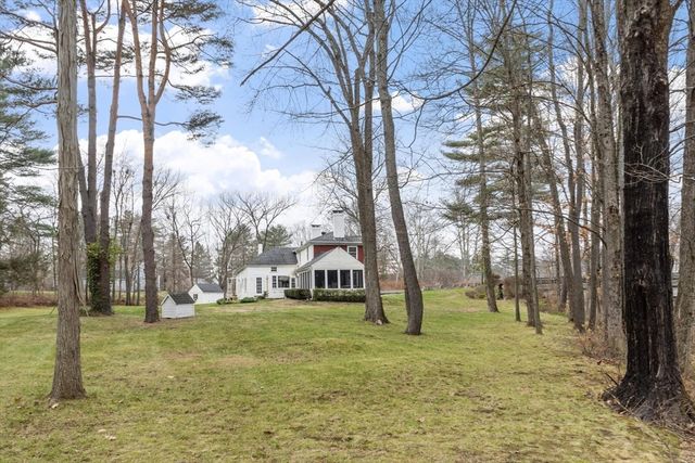 8 South St, Townsend, MA 01469