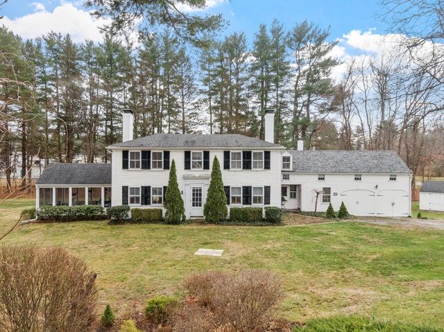 8 South St, Townsend, MA 01469