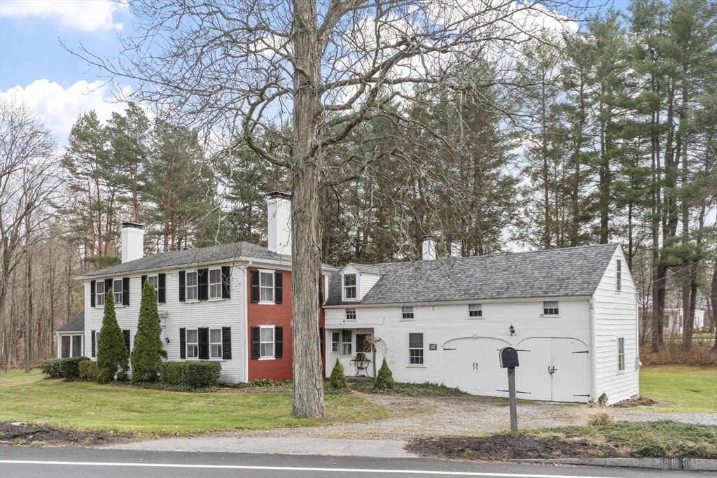 8 South St, Townsend, MA 01469