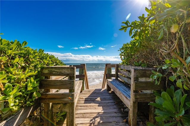 1830 E Sandpiper Road, Vero Beach, FL 32963