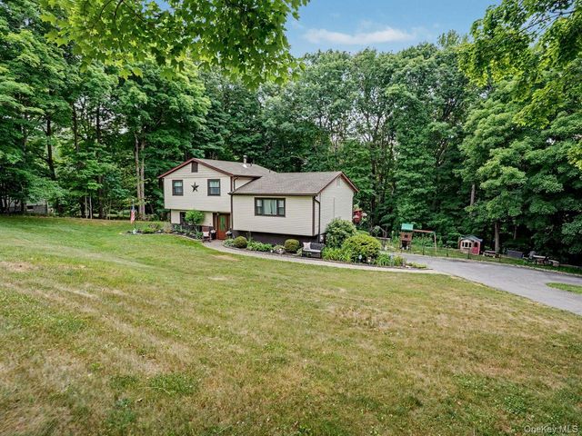 47 Martin Road, Hopewell Junction, NY 12533