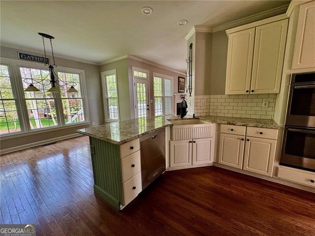 944 Bramble Oak Court, Powder Springs, GA 30127